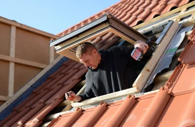 Pose de fenêtres de toit Velux à Catillon-Fumechon
